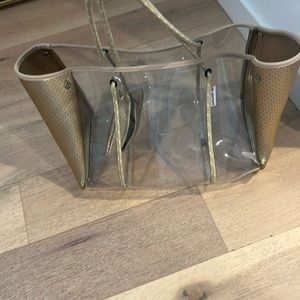 Adorned beach bag in gold